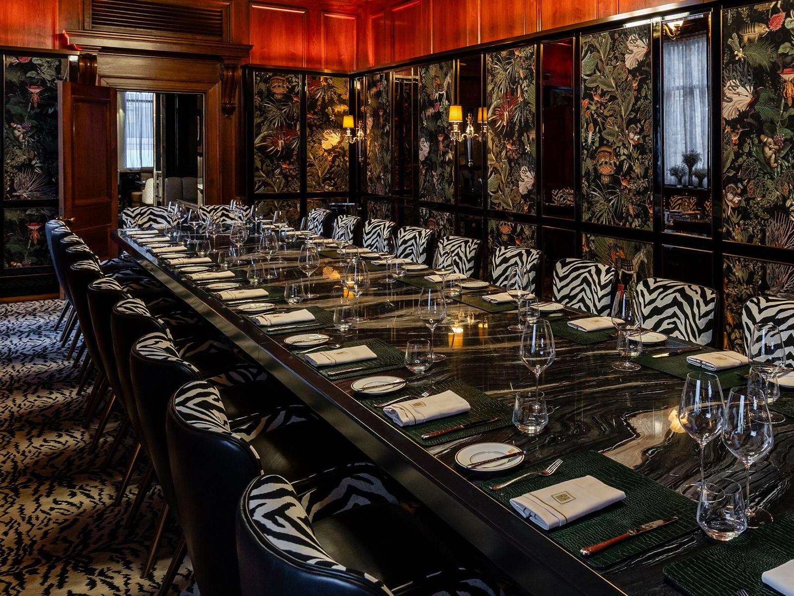 The Commissioners Room, set for service